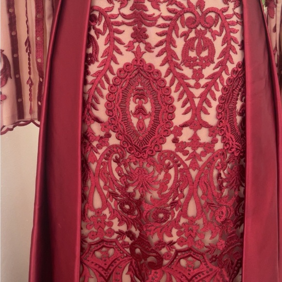 Dress - Picture 6 of 8